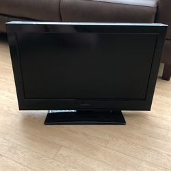 Insignia 26” 1080p/60Hz/LCD TV w/ HDMI