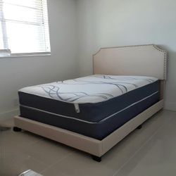 NEW QUEEN-SIZE MATTRESS AND BOX SPRING - 2PC