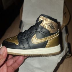 Jordan 1 RETRO. Size6C