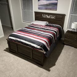 Queen Bed With Mattress 