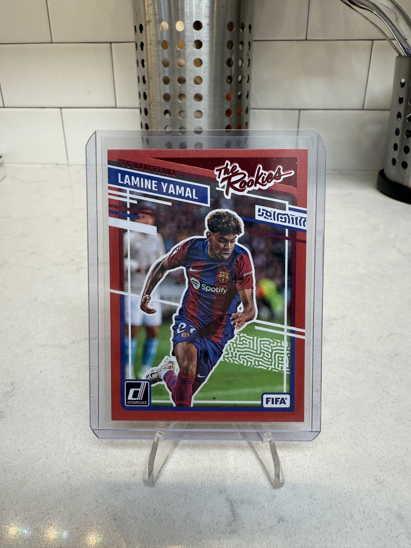 Lamine Yamal Donruss The Rookies #25 Red Color Match Soccer Card