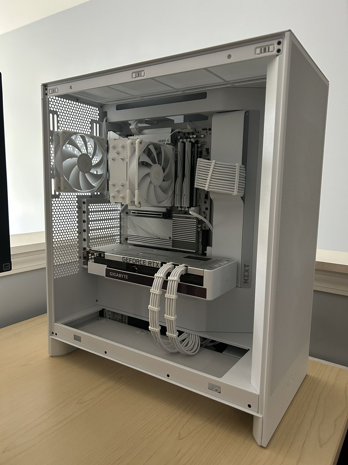 Ryzen 7600X + RTX 3070 Ti All-white Gaming PC