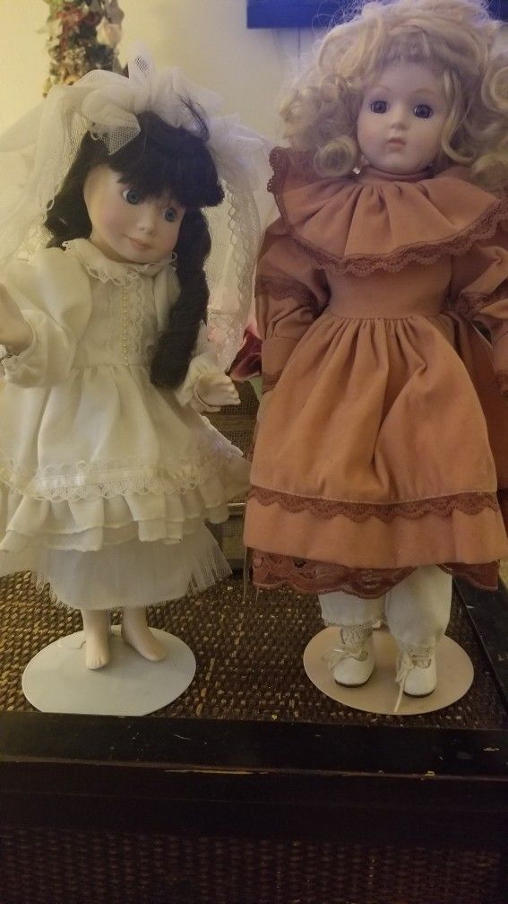 1 AMERICA'S DOLL AND 1 FRANKLIN HEIRLOOM DOLL..BEAUTIFUL! ($7 EACH, OR BOTH FOR $10!)**