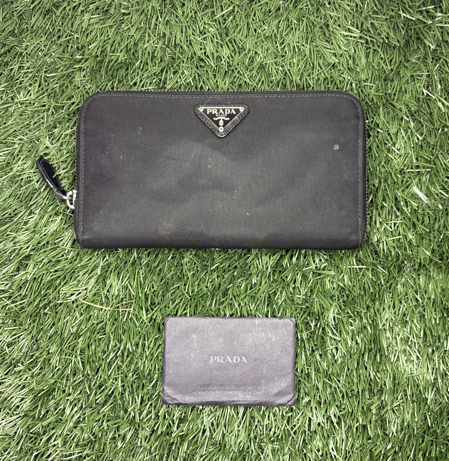 Prada  Wallet Black Zip Around