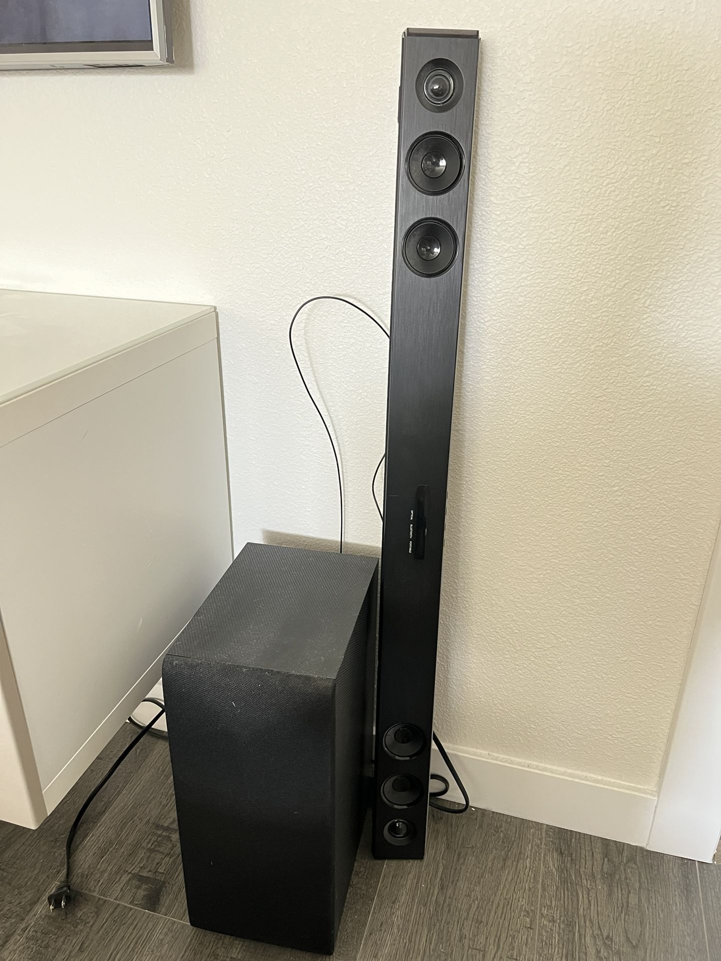 LG SH3K 38-Inch 2.1 Channel Sound Bar With Wireless Subwoofer