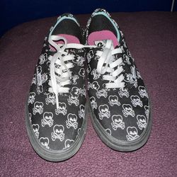 Vans "Cold Hearted" design Authentic shoe