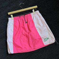 NIKE SKIRT SIZE SMALL