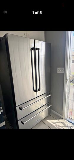 Kitchen | Shop the Collection Counter-Depth 22.5-cu ft 36-in Wide French Door Refrigerator with Ice Ma...