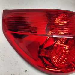 2009 Toyota Sienna Driver Side OEM taillight