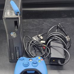 Xbox 360 S Video Game Console With One Controller