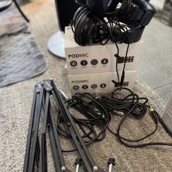 Podcast Mic & Headphone Set Up