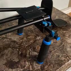 Neewer Brand..DSLR rig