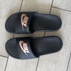 Women Nike Slides Size 8