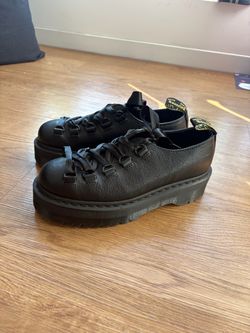 Platform Dr Martens shows