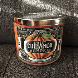 Sweet Cinnamon Pumpkin 3-Wick Candle