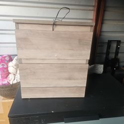 Mesa De Noche Y Gavetero 