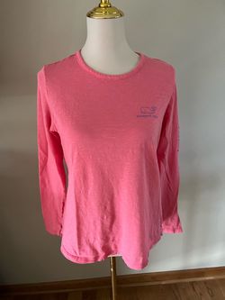 Women’s small coral long sleeve Vineyard Vines