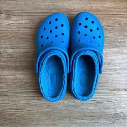 Crocs Blue Fleece-Lined Classic Clog -men’s size 9 women’s size 11