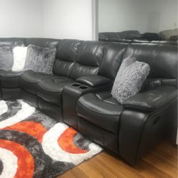 RECLINING SECTIONAL WITH 3 RECLINERS. SAME DAY DELIVERY AND EASY FINANCING. 