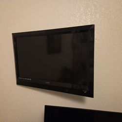 32" Vizio  Flat Screen Tv"