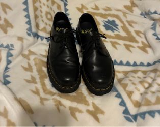 Women’s size 8, Dr. Martens Smooth Black Leather Oxford Platform Shoes