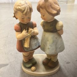 HUMMEL FIGURINE: KNITTING LESSON