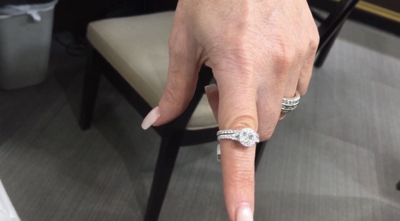 Beautiful 18k White Gold 1 Carat Engagement Ring