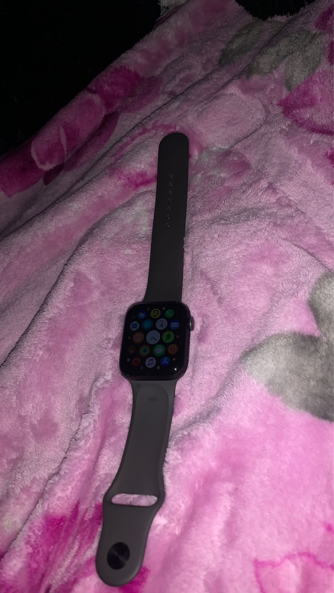 Apple Watch series 5 44 MM aluminum