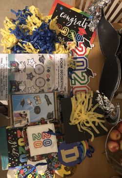 Need GONE!! Grad decor!