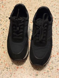 Zara women’s Black Low Top Lace-Up Athletic Sneakers , Solid Rubber Sole 5141 / Size 9