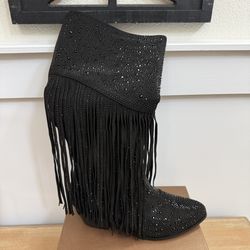 Women’s boots size 7 new in box