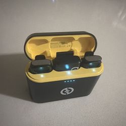 Hollyland Lark M1 Wireless Lavalier Mic (Dual Channel) – Like New