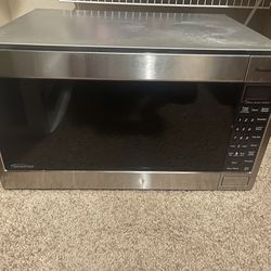 Microwave in perfect condition.