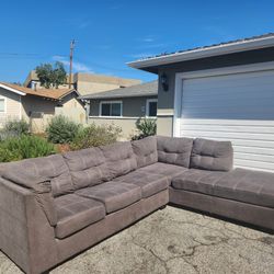 I_Can_de_liv_er Gray Sectional Couch Sofa 