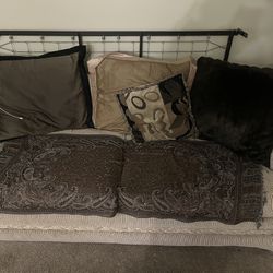 Couch That Fold Out Into Bed