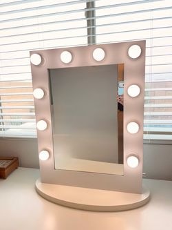 Vanity mirror with lights