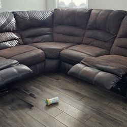 Free Leather Seccional Couch,  Seccional Gratis