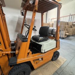 Forklift 