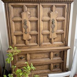 Dresser 