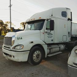 2014 Freightliner Columbia