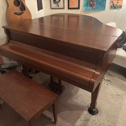 Kawai Baby Grand piano 