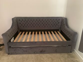 Twin bed trundle
