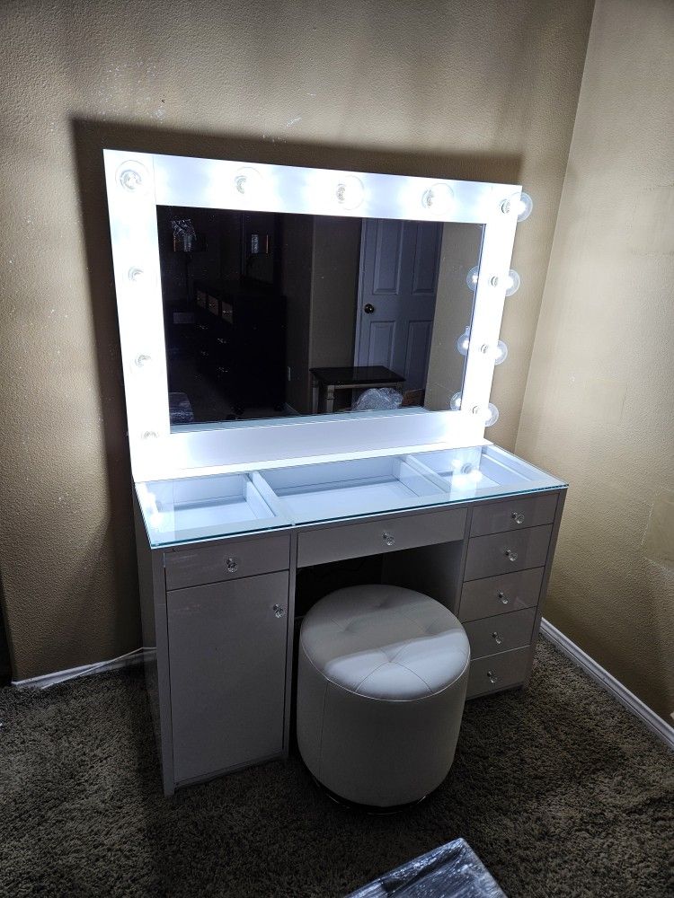 Brand New Vanity White 7 Drawers, Side Door & XL Hollywood Mirror $649