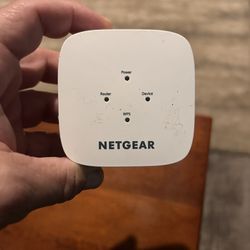 Net Gear Router  Plus Wifi extender 