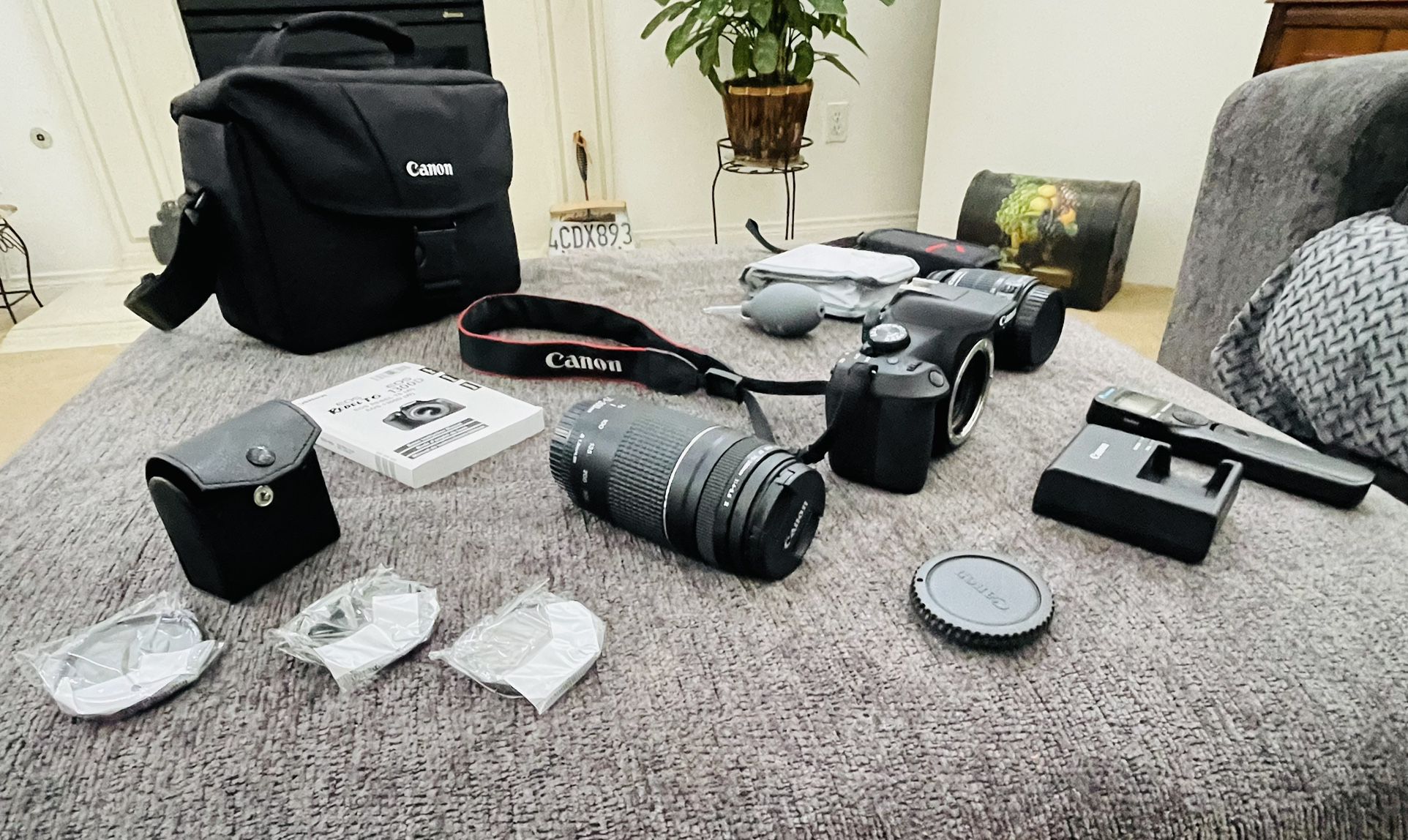 Canon EOS Rebel T6 1300D - Full Starter Kit