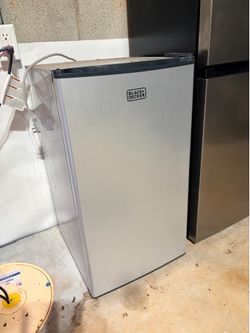 BLACK+DECKER 3.2 Cu. Ft. Compact Mini Fridge