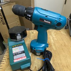 Makita Drill 6233D 