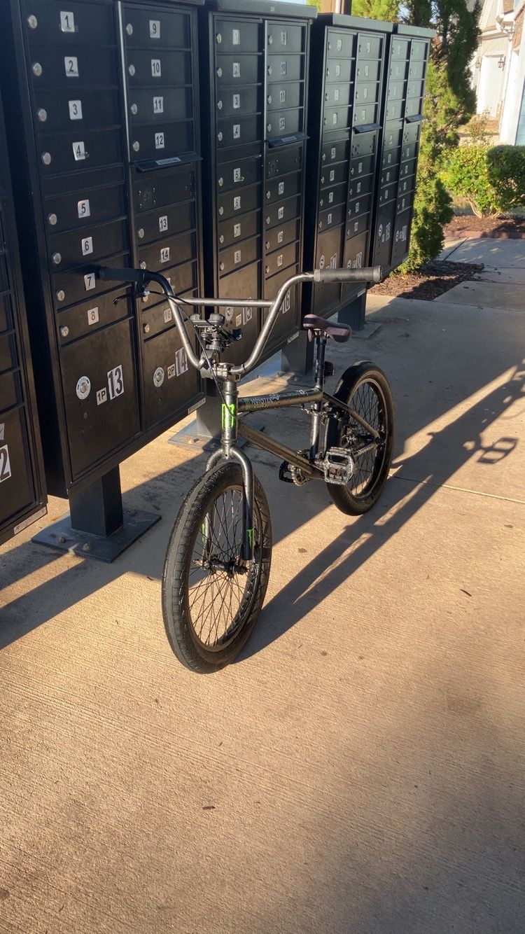 Hyperbike Co X Monster Energy Bmx Bike