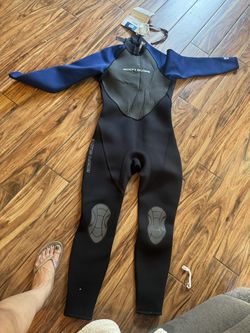 Wetsuit /body glove)