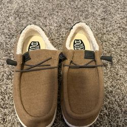 Men’s Sz 8 Hey Dude